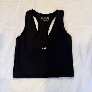 437 The V Tank Top – Size XS – Black